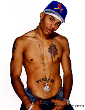 Nelly lookin damn SEXY